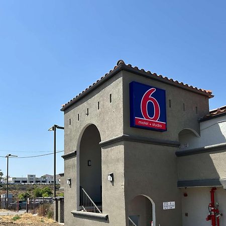 Motel 6 Lake Elsinore, Ca Eksteriør billede