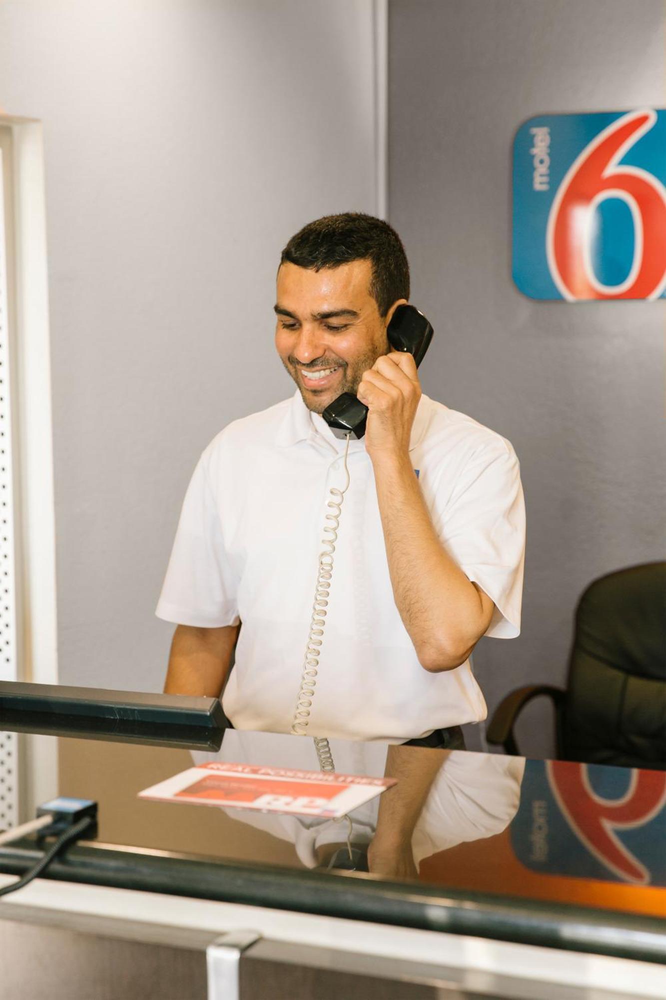 Motel 6 Lake Elsinore, Ca Eksteriør billede